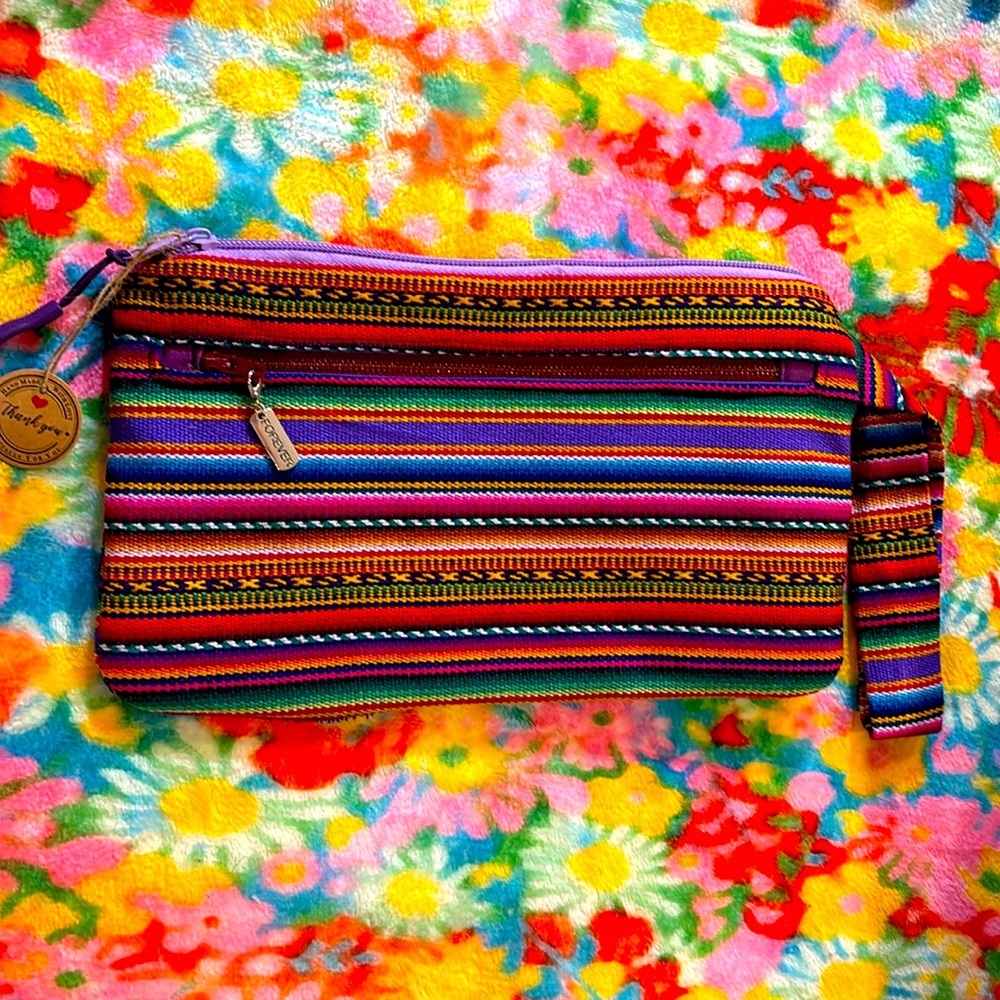 Wristlet purse